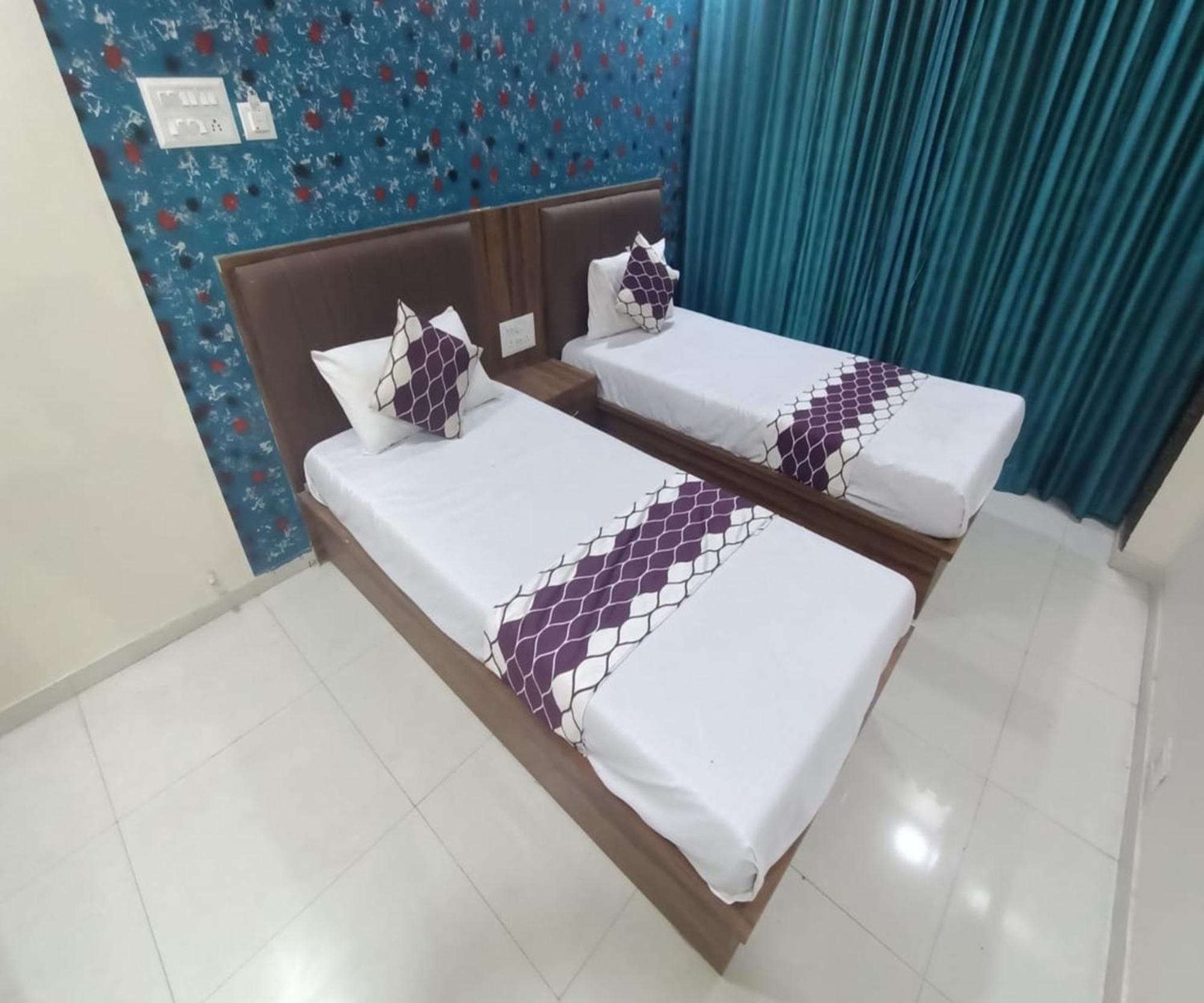 Hotel Om Sai Navi Mumbai Exterior photo