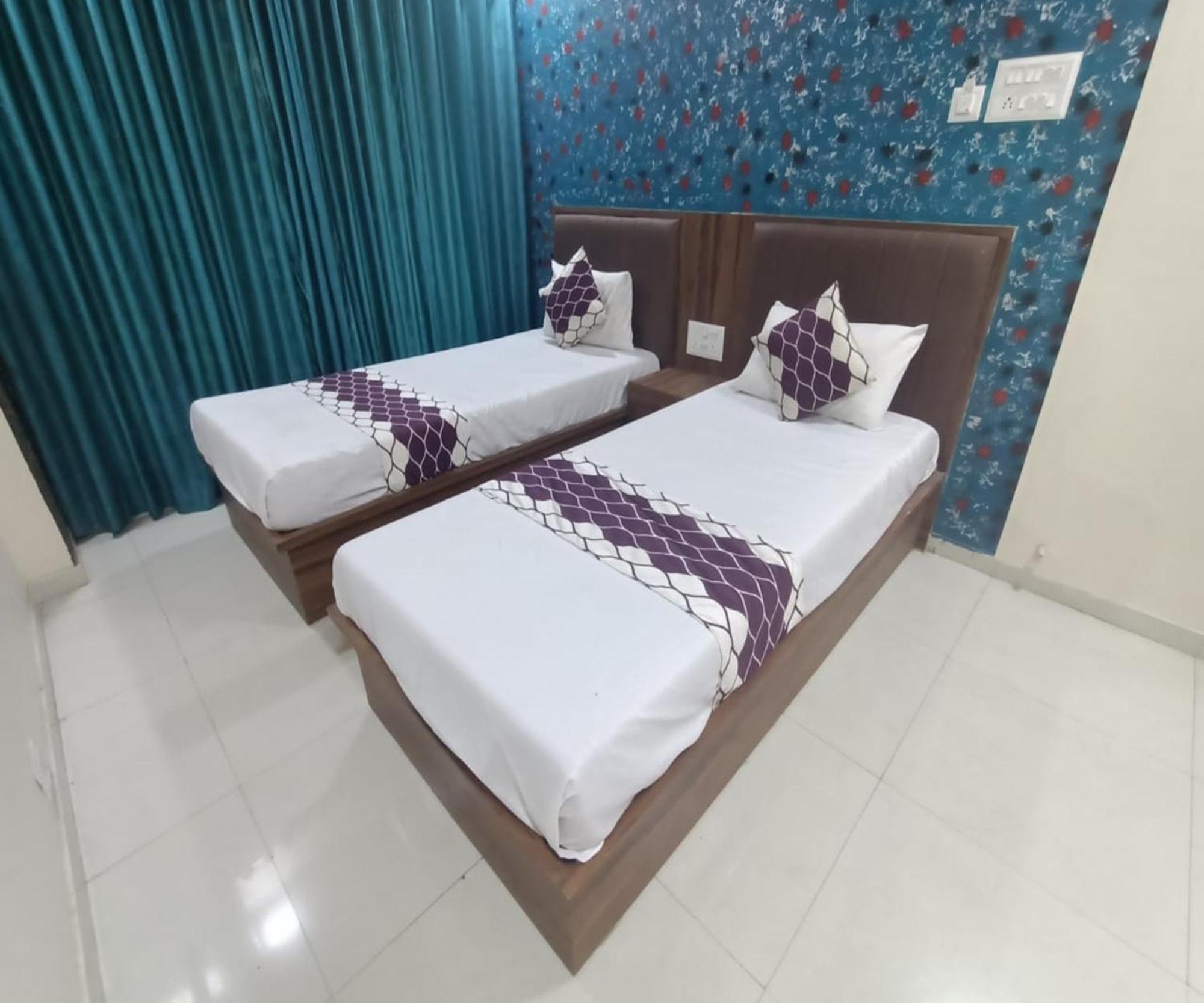 Hotel Om Sai Navi Mumbai Exterior photo