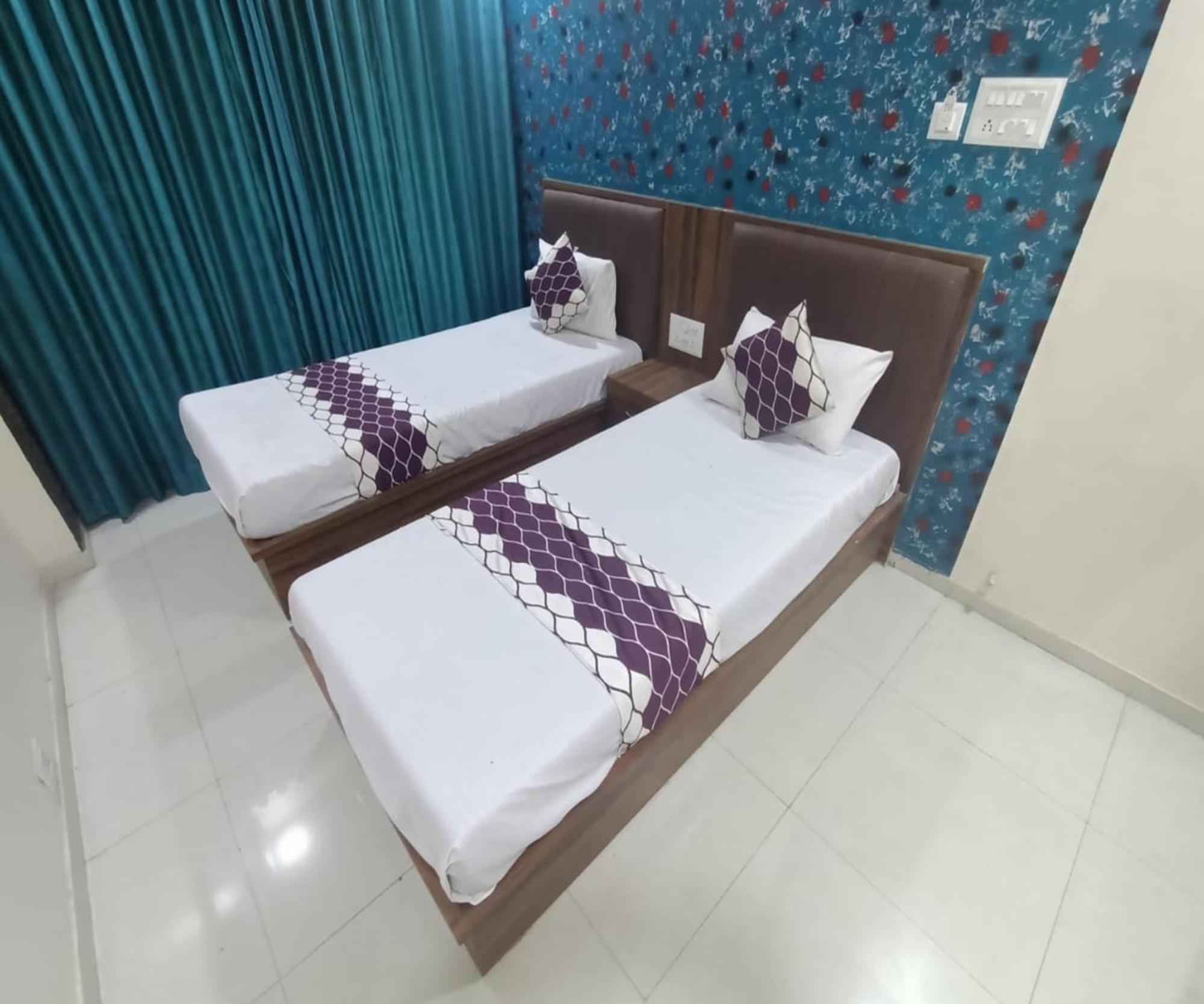 Hotel Om Sai Navi Mumbai Exterior photo
