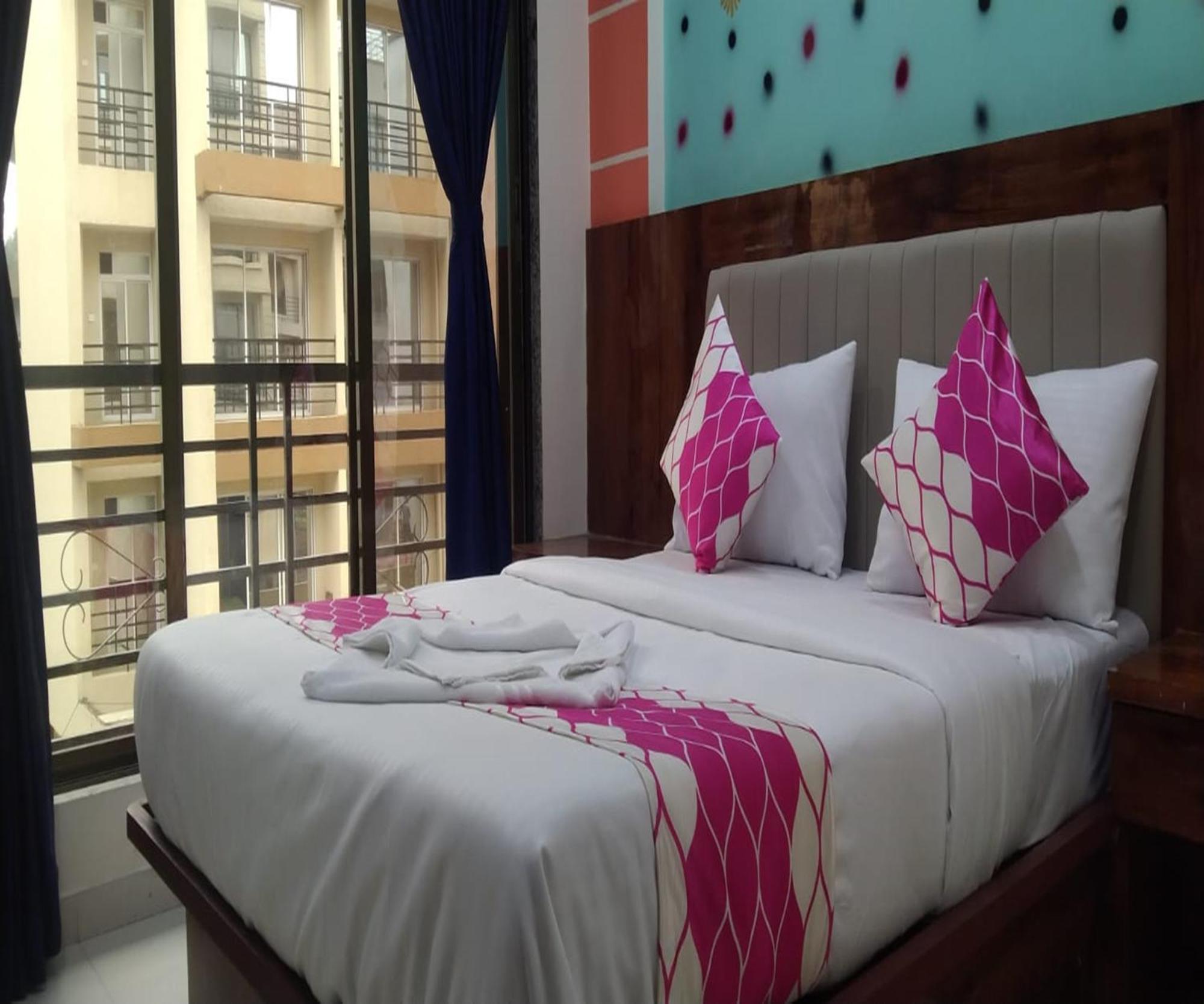 Hotel Om Sai Navi Mumbai Exterior photo
